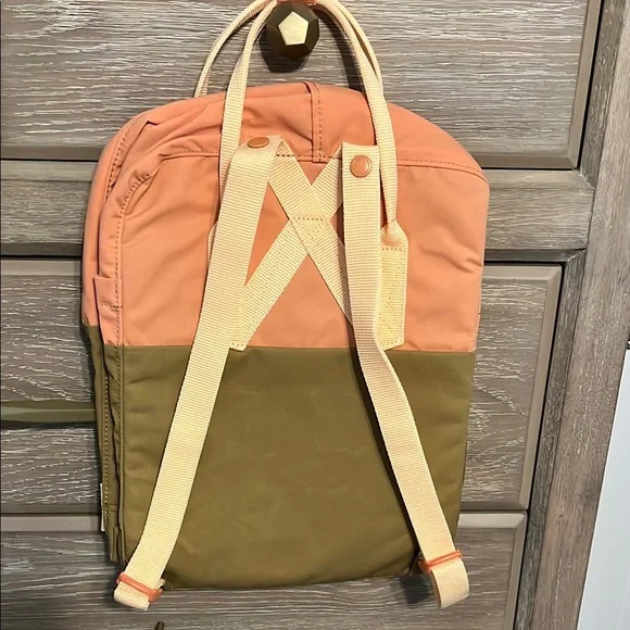 Fjallraven Kanken Earth Inspired Beige and Green Backpack NWT!! - Picture 4 of 8